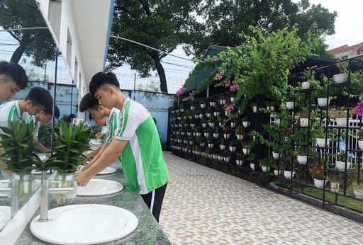 Đảm bảo có các công trình nước sạch trong trường học