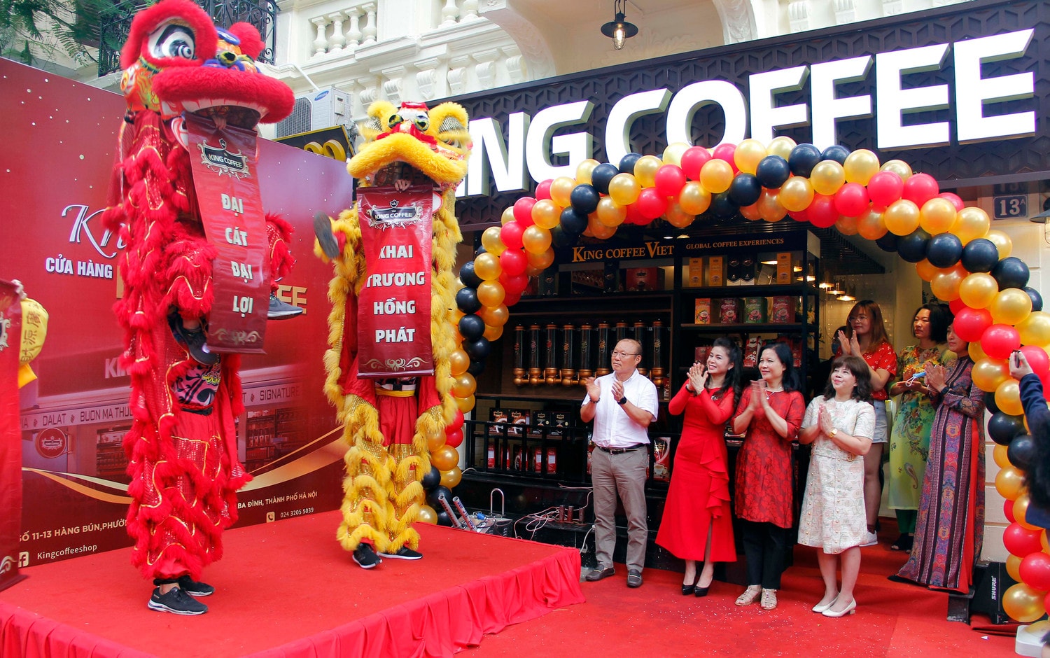 Các đại biểu tham dự Lễ Khai trương của hàng King Coffee 11-13 Hàng Bún, TP Hà Nội Các đại biểu tham dự Lễ Khai trương của hàng King Coffee 11-13 Hàng Bún, TP Hà Nội