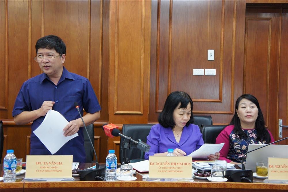 Các đại biểu tìm hiểu về việc chuẩn bị để tiến đến tự chủ của Trường ĐH Xây dựng Đoàn khảo sát ghi nhận sự chuẩn bị kỹ lưỡng cho quá trình tiến đến tự chủ của Trường ĐH Xây dựng