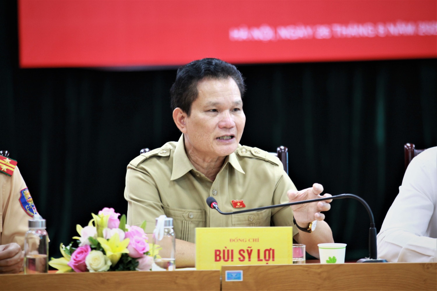 Phó Chủ nhiệm Ủy ban về các vấn đề xã hội Bùi Sỹ Lợi trả lời câu hỏi giao lưu trực tuyến