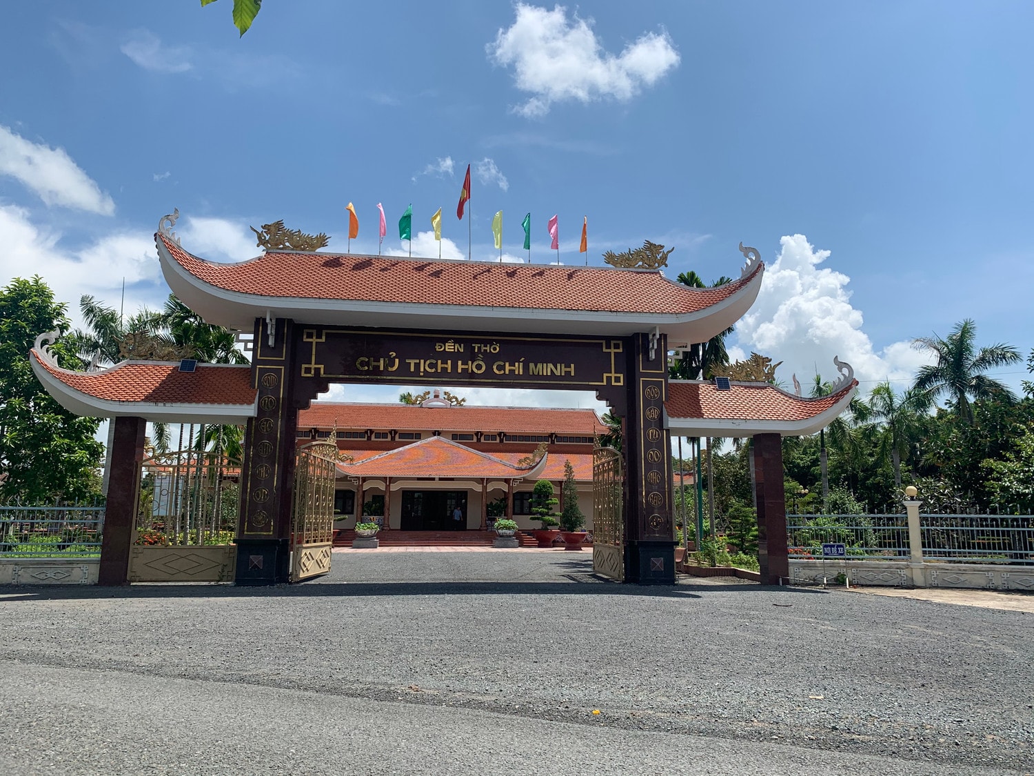 Đền thờ Bác ở Bạc Liêu