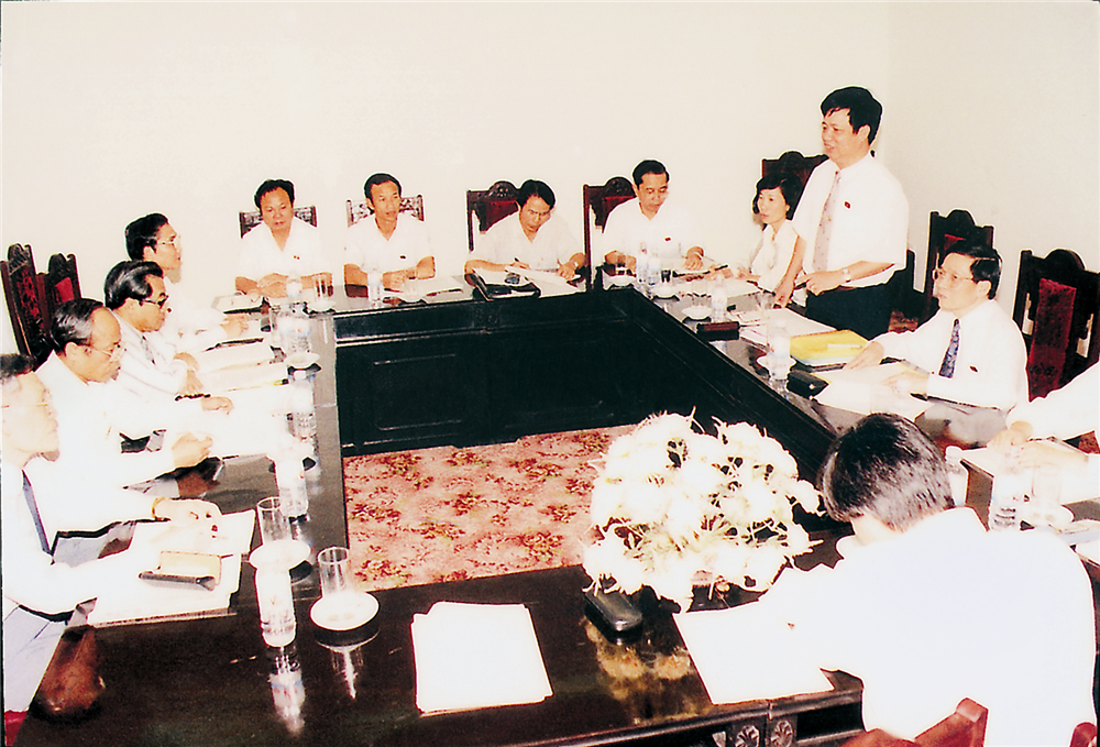 Các đại biểu Quốc hội thảo luận tại tổ về dự thảo Luật Giáo dục - Nguồn: quochoi.vn