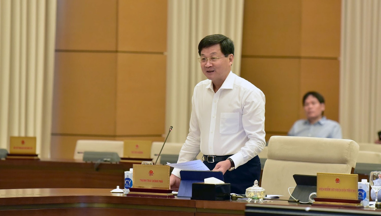 Tổng Thanh tra Chính phủ Lê Minh Khái trình bày Báo cáo của Chính phủ về công tác giải quyết khiếu nại, tố cáo năm 2020