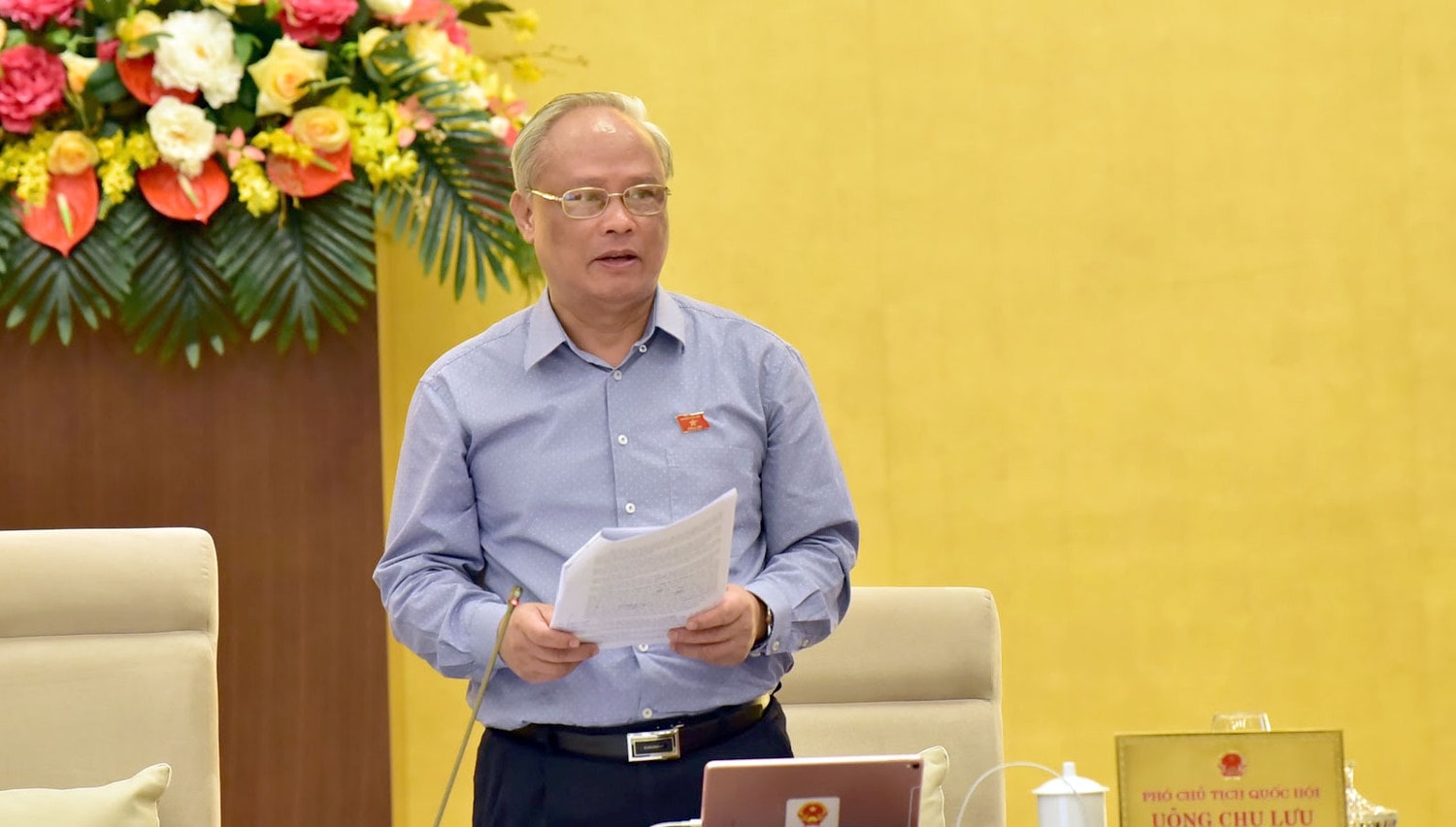 Phó Chủ tịch Quốc hội Uông Chu Lưu điều hành phiên họp
