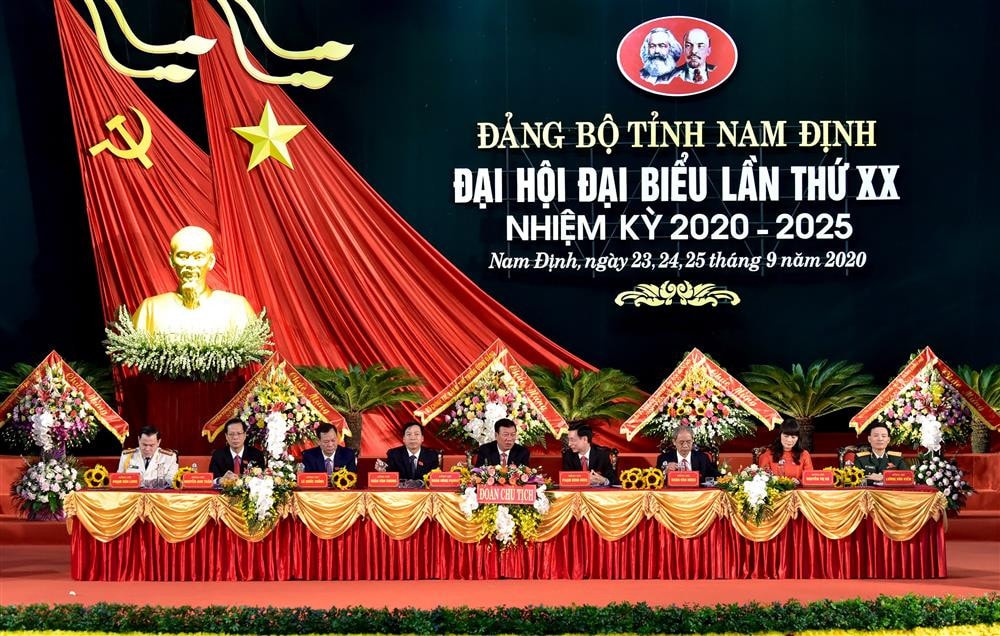 Đoàn chủ tọa Đại hội Ảnh: Lâm Hiển Đoàn chủ tọa Đại hội