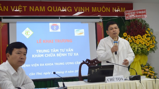 Lãnh đạo Bệnh viện phát biểu khai trương Trung tâm