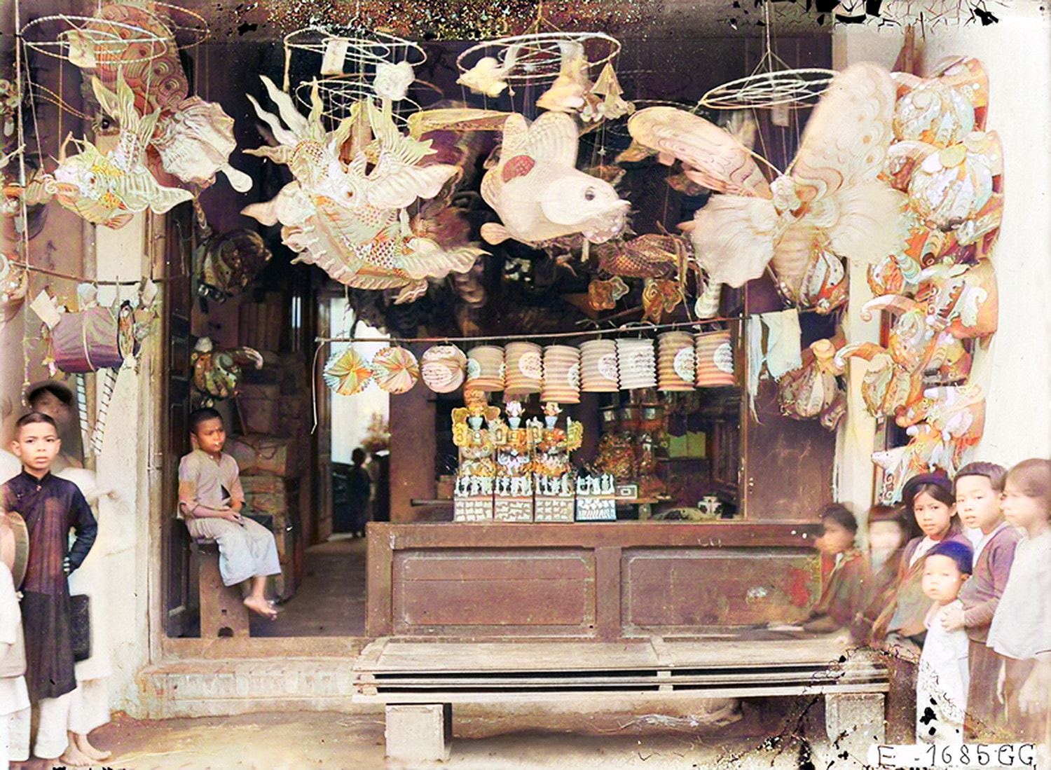 Trung Thu Hà Nội 1932 - Ảnh tư liệu Bảo tàng Quai Branly, Pháp (do nhà nghiên cứu Trịnh Bách cung cấp)