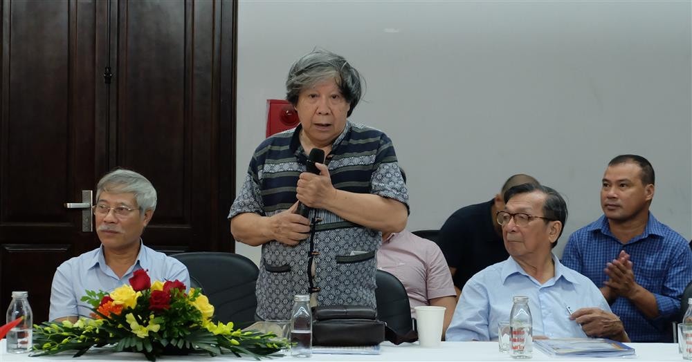 GS. Lê Văn Lan cho rằng, đền Bạch Mã xứng đáng trở thành Di tích quốc gia đặc biệt Ảnh: Ng. Phương GS. Lê Văn Lan cho rằng, đền Bạch Mã xứng đáng trở thành Di tích quốc gia đặc biệt - Ảnh: Ng. Phương
