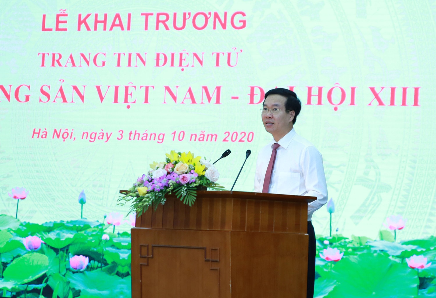 Trưởng Ban Tuyên giáo Trung ương Võ Văn Thưởng phát biểu tại Lễ khai trương Trang tin điện tử Đảng Cộng sản Việt Nam - Đại hội XIII Trưởng Ban Tuyên giáo Trung ương Võ Văn Thưởng phát biểu tại Lễ khai trương Trang tin điện tử Đảng Cộng sản Việt Nam - Đại hội XIII