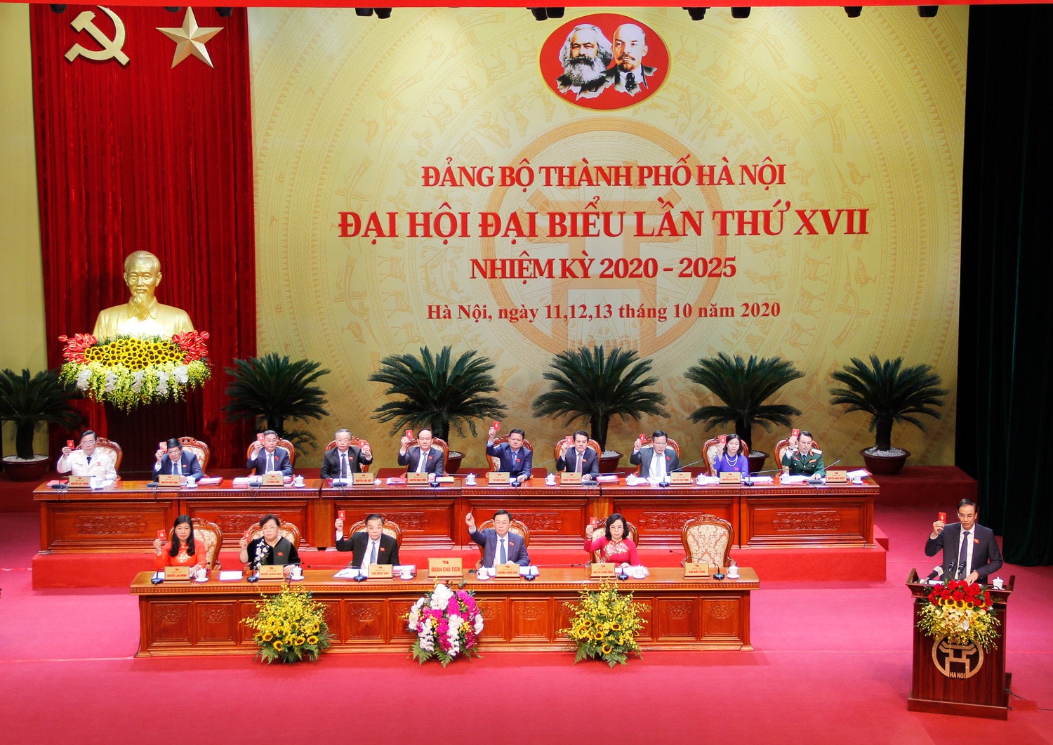 Đoàn Chủ tịch Đại hội Đoàn Chủ tịch Đại hội