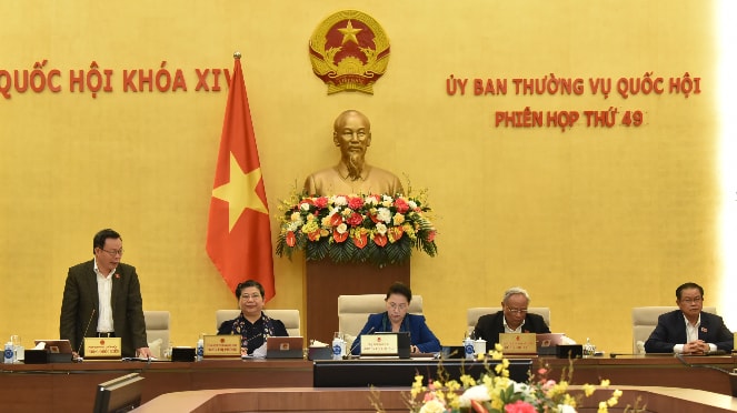 Phó Chủ tịch Quốc hội Phùng Quốc Hiển phát biểu tại phiên họp. Ảnh: Quang Khánh