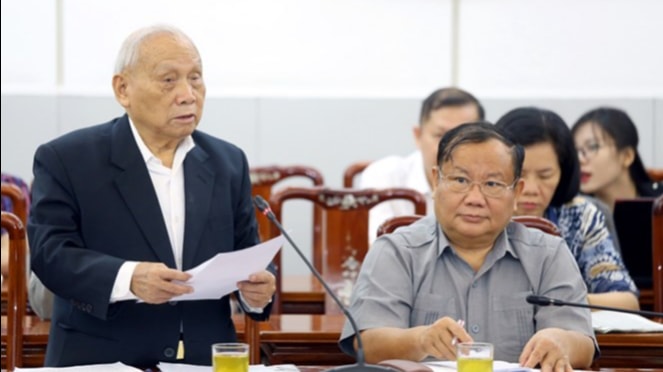 Thiếu tướng Võ Sở, Chủ tịch Hội Truyền thống Trường Sơn phát biểu tại Hội nghị. Ảnh: Quang Vinh