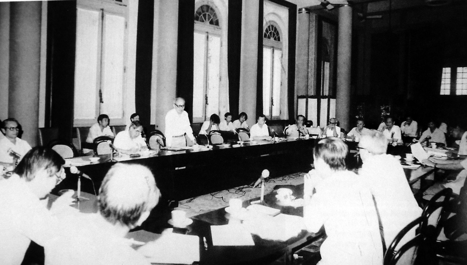 Một buổi làm việc của Ủy ban sửa đổi Hiến pháp 1992 của Quốc hội dưới sự chủ tọa của Chủ tịch Hội đồng Nhà nước kiêm Chủ tịch Ủy ban Võ Chí Công