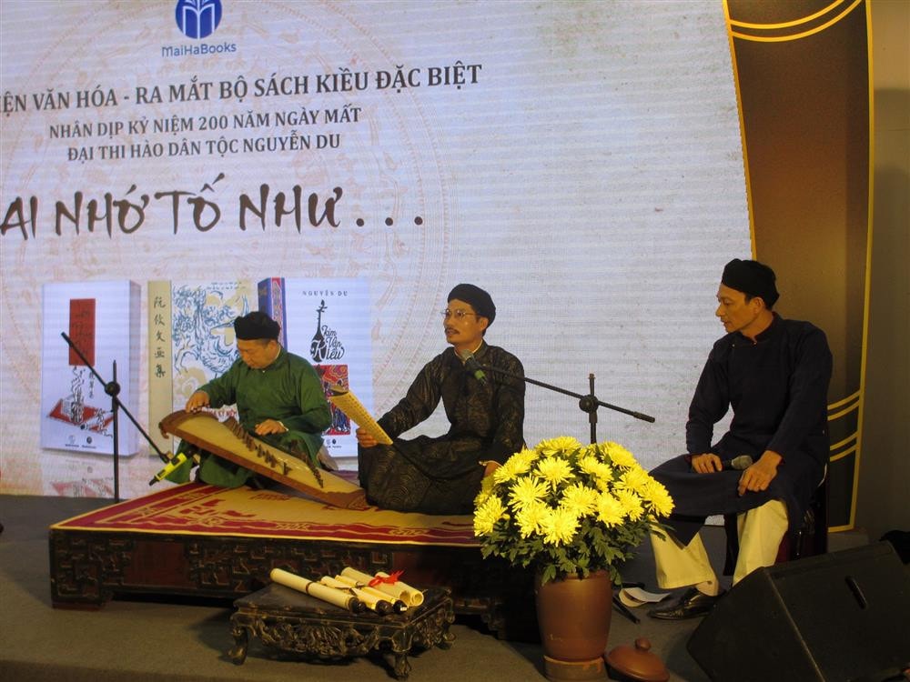Ngâm Kiều trong Lễ khai mạc chuỗi sự kiện "Ai nhớ Tố Như" sáng 29.10 Ngâm Kiều trong Lễ khai mạc chuỗi sự kiện