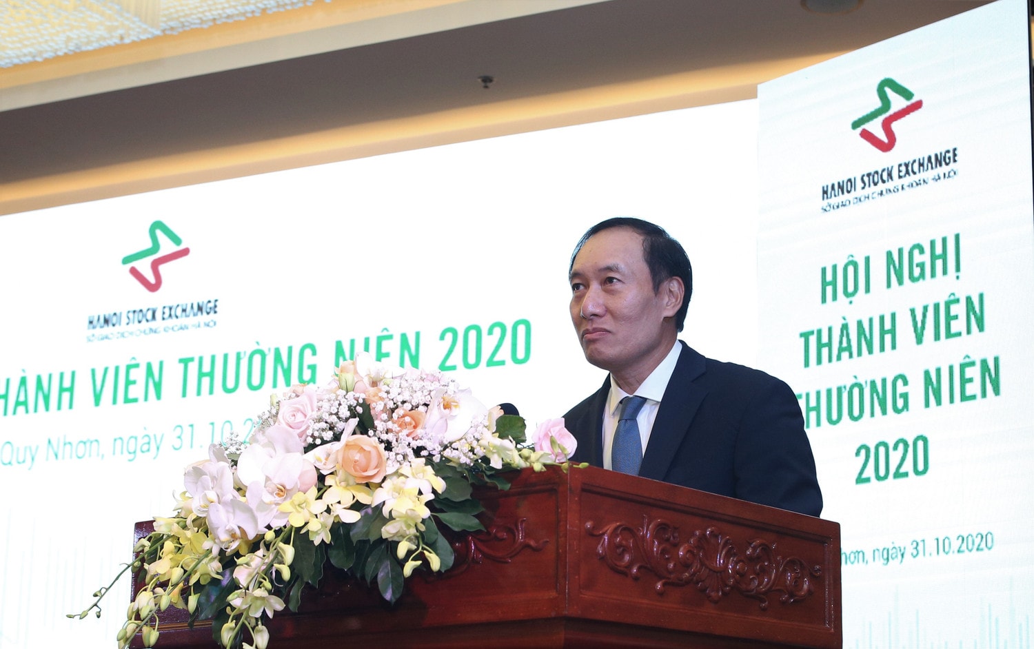 Phó Chủ tịch Uỷ ban Chứng khoán Nhà nước Phạm Hồng Sơn phát biểu chỉ đạo tại hội nghị