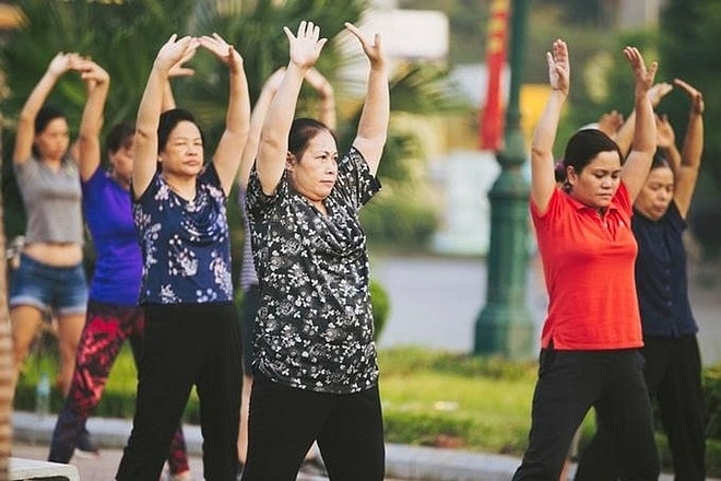 Không nên coi già hóa dân số là một gánh nặng, đó là một thách thức và cần có chiến lược thích ứng dài hạn. 