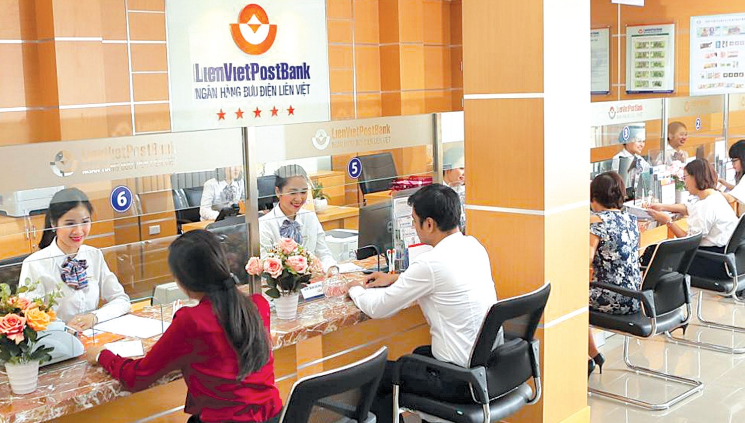 Cổ phiếu LPB của Ngân hàng Bưu điện Liên Việt sẽ niêm yết trên sàn HOSE từ ngày 9.11