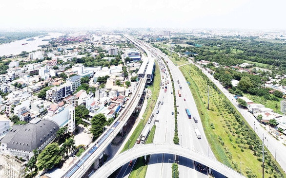 Thành phố Thủ Đức trong tương lai với tuyến đường trục Xa lộ Hà Nội kết nối giao thương thuận lợi