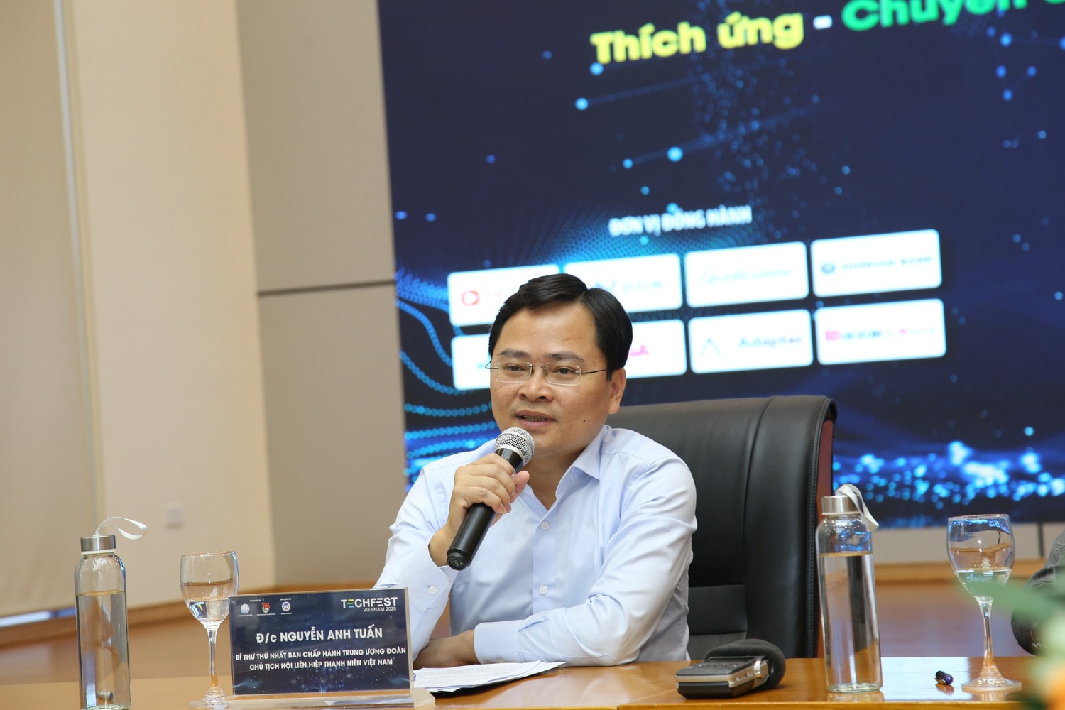 Bí thư thứ nhất Trung ương Đoàn Nguyễn Anh Tuấn phát biểu Bí thư thứ nhất Trung ương Đoàn Nguyễn Anh Tuấn phát biểu tại hội thảo