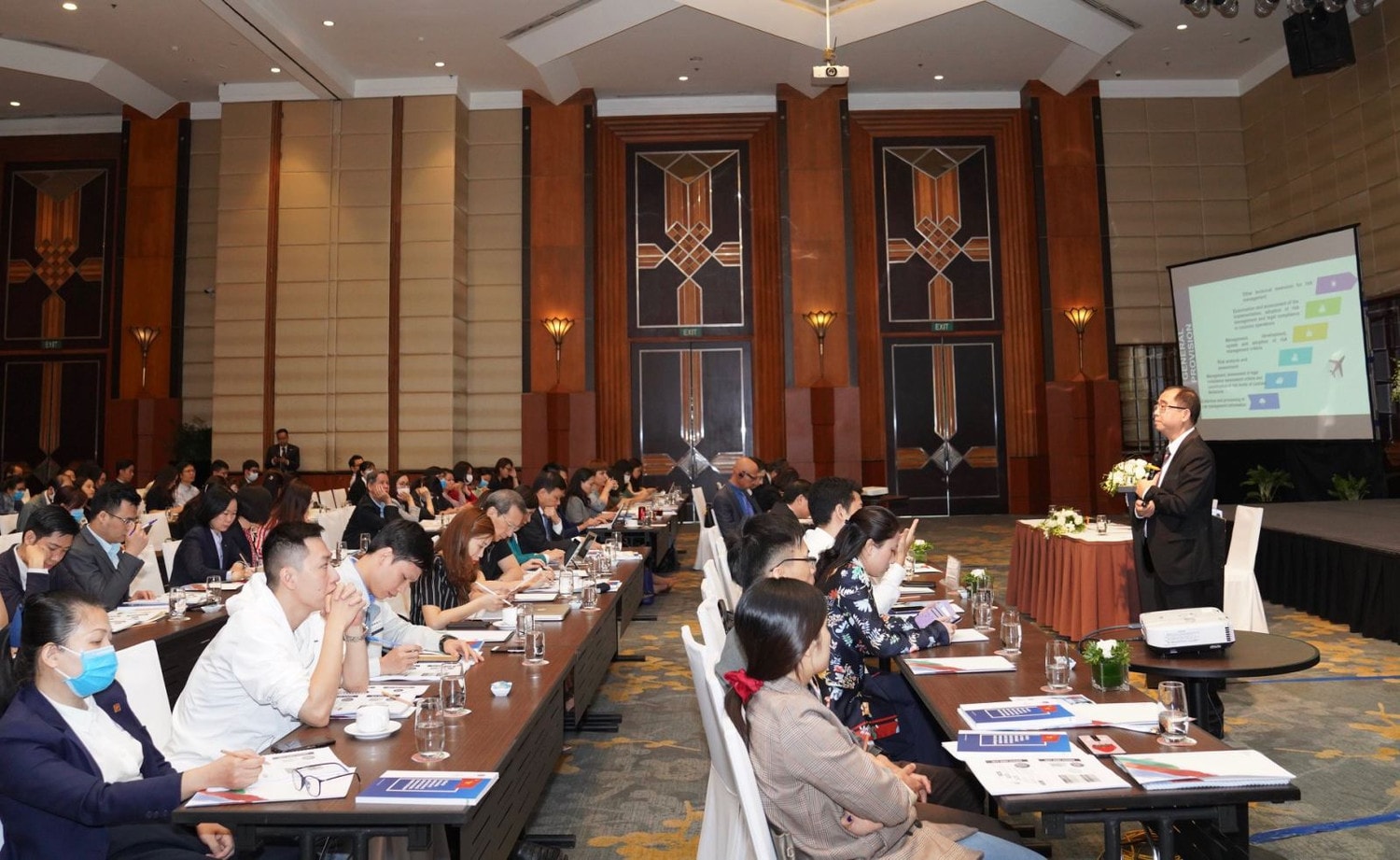 Phổ biến các quy định mới về quản lý rủi ro cho doanh nghiệp.