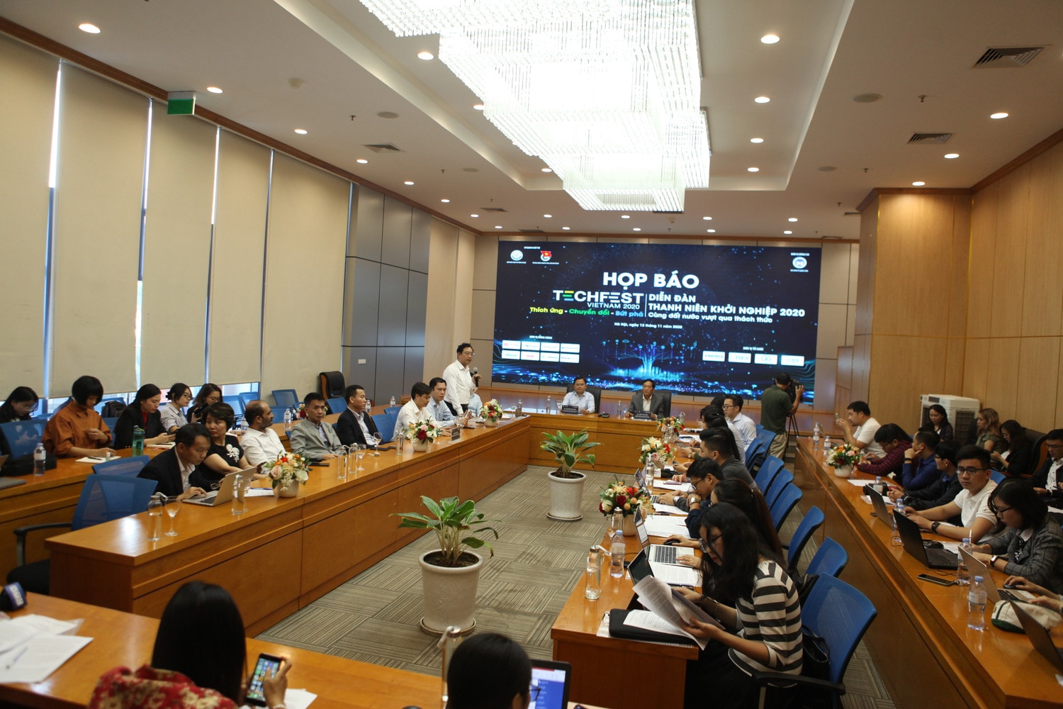 Toàn cảnh buổi họp báo Quang cảnh buổi họp báo