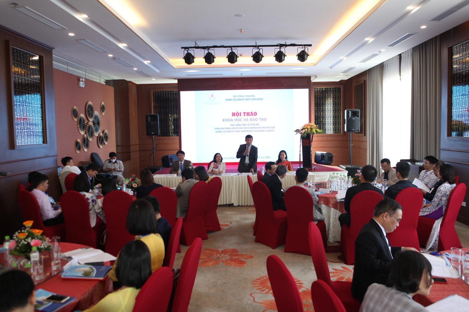 Quang cảnh buổi Hội thảo