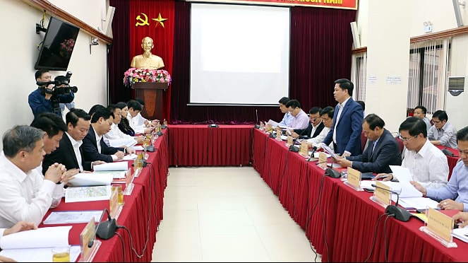 Bộ trưởng Nguyễn Văn Thể phát biểu tại buổi làm việc