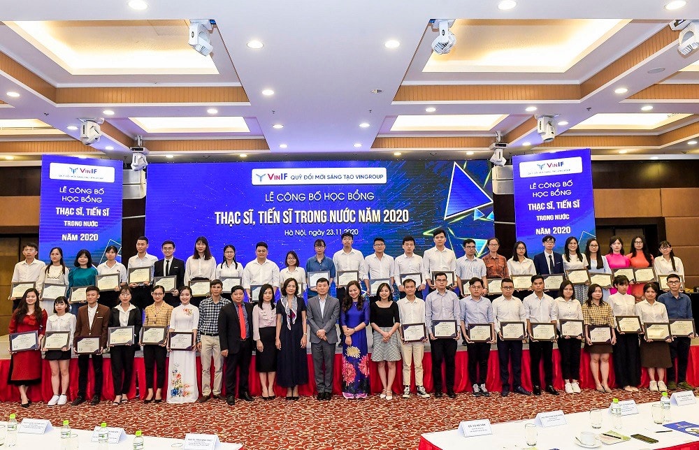 Năm 2020, Quỹ Đổi mới sáng tạo Vingroup VinIF trao gần 40 tỷ đồng cho 293 học viên cao học, nghiên cứu sinh trong nước