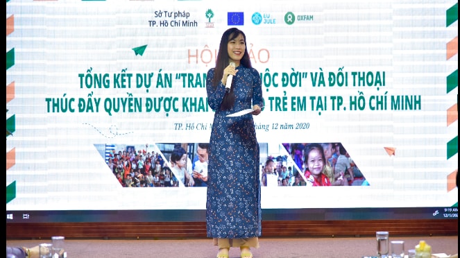 Bà Nguyễn Phương Linh – Giám đốc Trung tâm Nghiên cứu Quản lý và Phát triển bền vững cho rằng, dù chỉ là tấm giấy khai sinh vô tri nhưng các em có thêm 1 cuộc đời, có thêm hy vọng, có cơ hội được đi học, có bảo hiểm y tế và có hành trang để bước vào đời