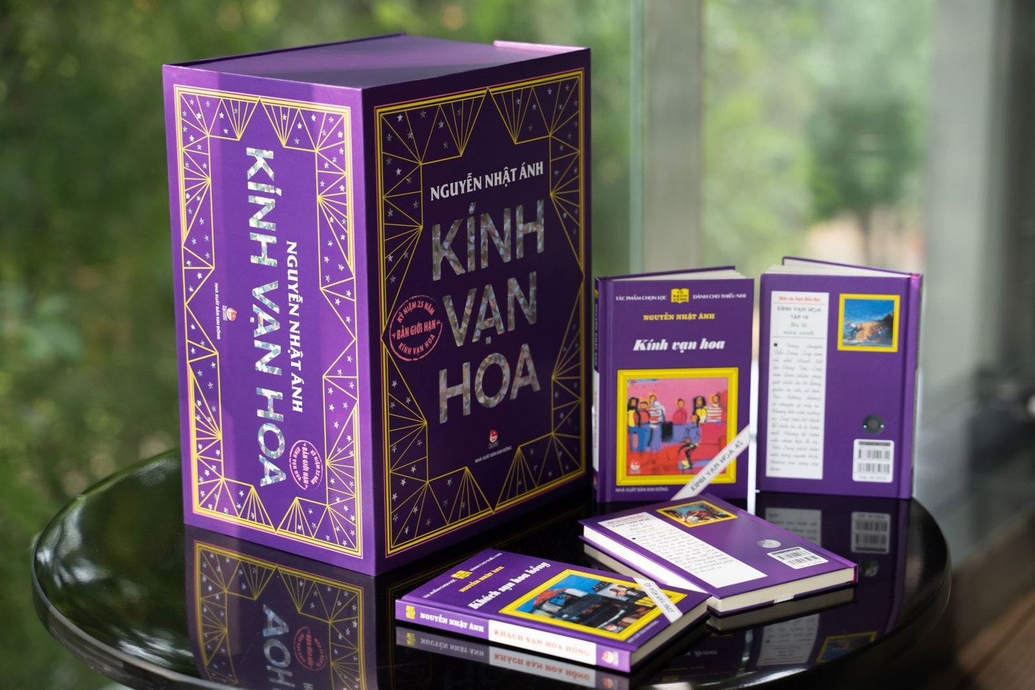 bộ ấn phẩm Kính Vạn Hoa 45 tập theo bản in đầu tiên được ra mắt độc giả