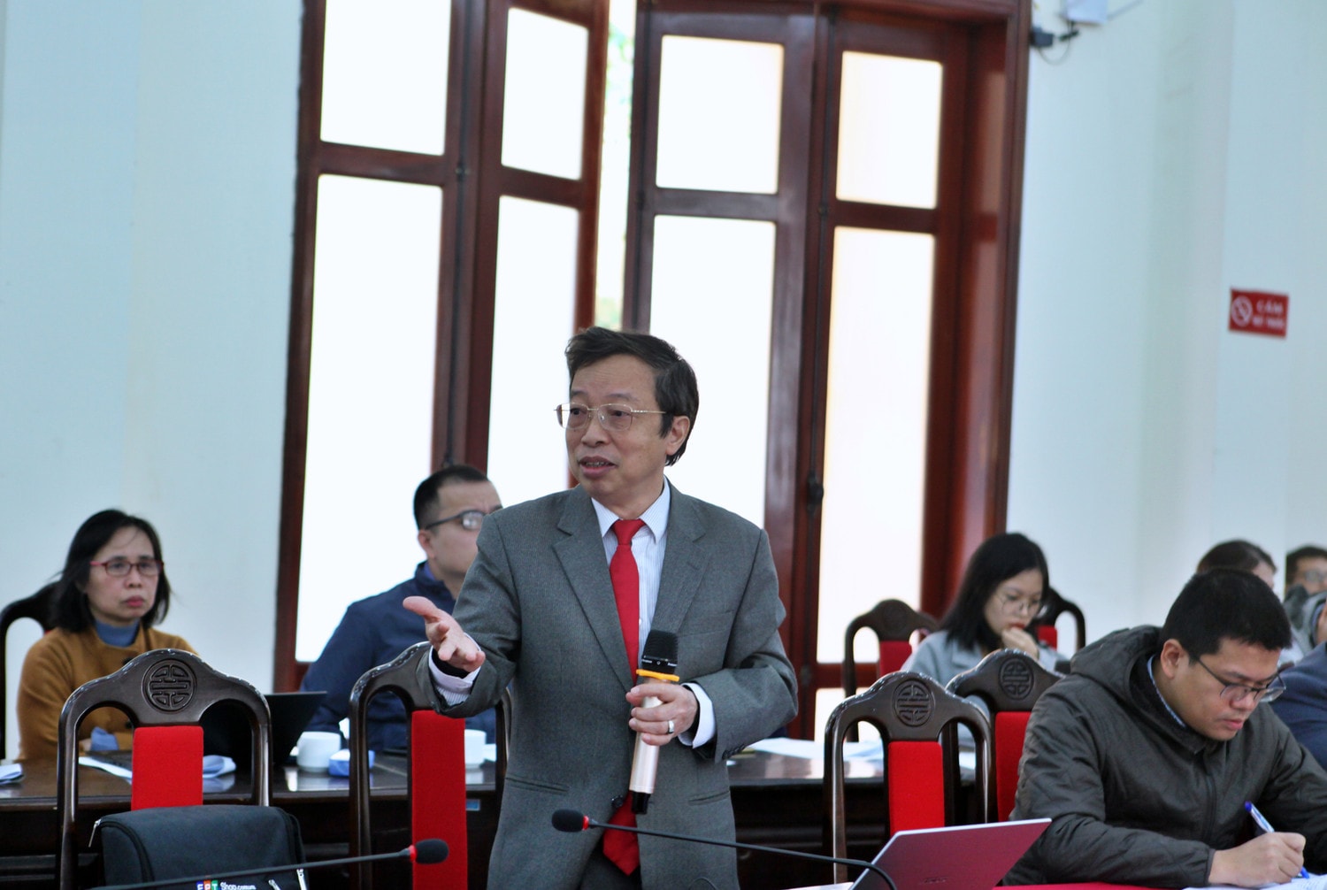 Nguyên Phó Viện trưởng Viện Chiến lược ngân hàng (Ngân hành Nhà nước) Phạm Xuân Hòe phát biểu Ảnh: Đức Hiệp Nguyên Phó Viện trưởng Viện Chiến lược ngân hàng (Ngân hành Nhà nước) Phạm Xuân Hòe phát biểu tại Hội nghị