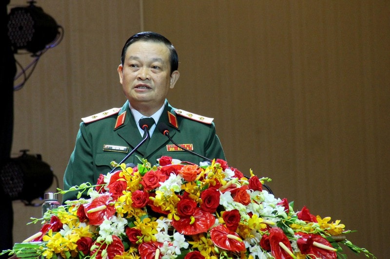 Trung tướng Trần Hoài Trung, Chính uỷ Bộ Tư lệnh Quân khu 7 phát biểu tại buổi lễ - Ảnh: Lan Chi