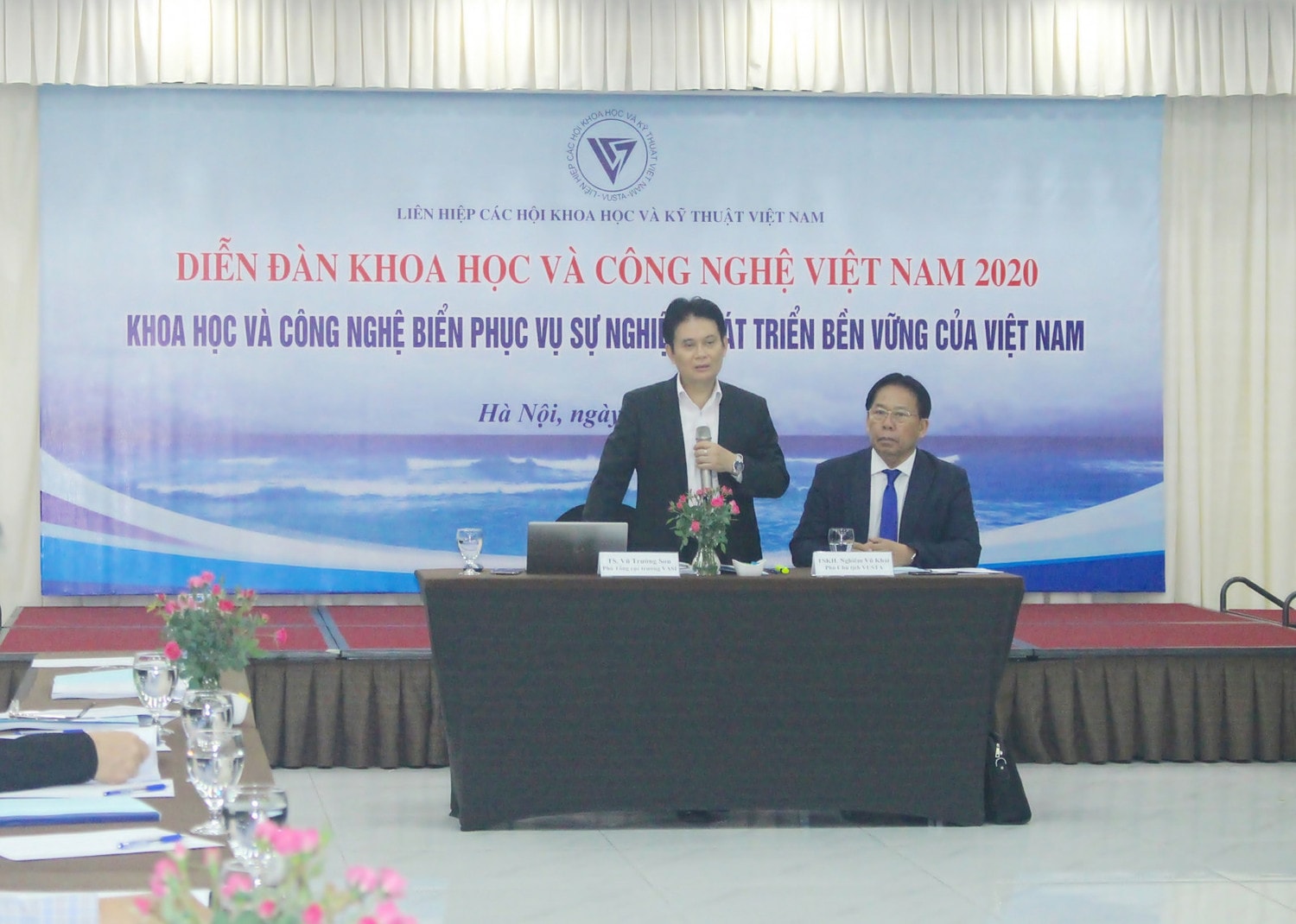 Phó Tổng cục trưởng Tổng cục Biển và Hải đảo Việt Nam TS. Vũ Trường Sơn phát biểu tại Diễn đàn Khoa học và Công nghệ Việt Nam với chủ đề “Khoa học và Công nghệ biển phục vụ sự nghiệp phát triển bền vững của Việt Nam”. Ảnh: vusta