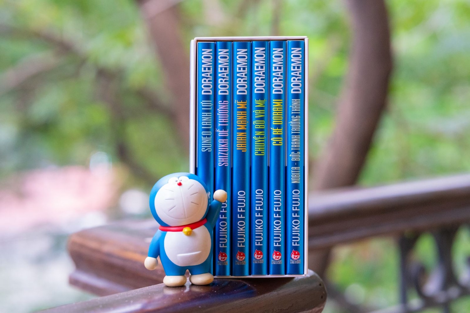 Series 6 cuốn sách nhỏ xoay quanh những người thân yêu của chú mèo máy Doraemon
