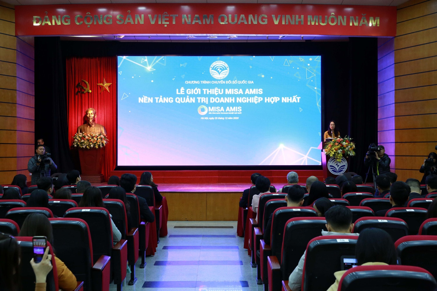 Lễ giới thiệu Nền tảng Quản trị doanh nghiệp hợp nhất MISA AMIS Lễ giới thiệu Nền tảng Quản trị doanh nghiệp hợp nhất MISA AMIS