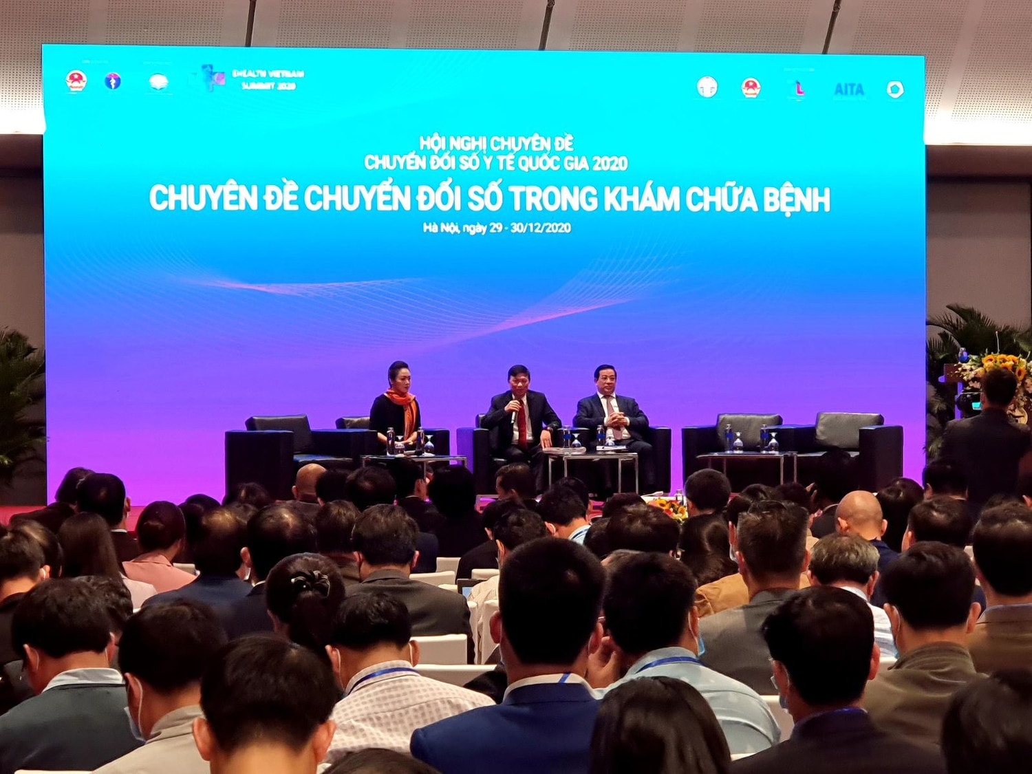 Toàn cảnh hội thảo