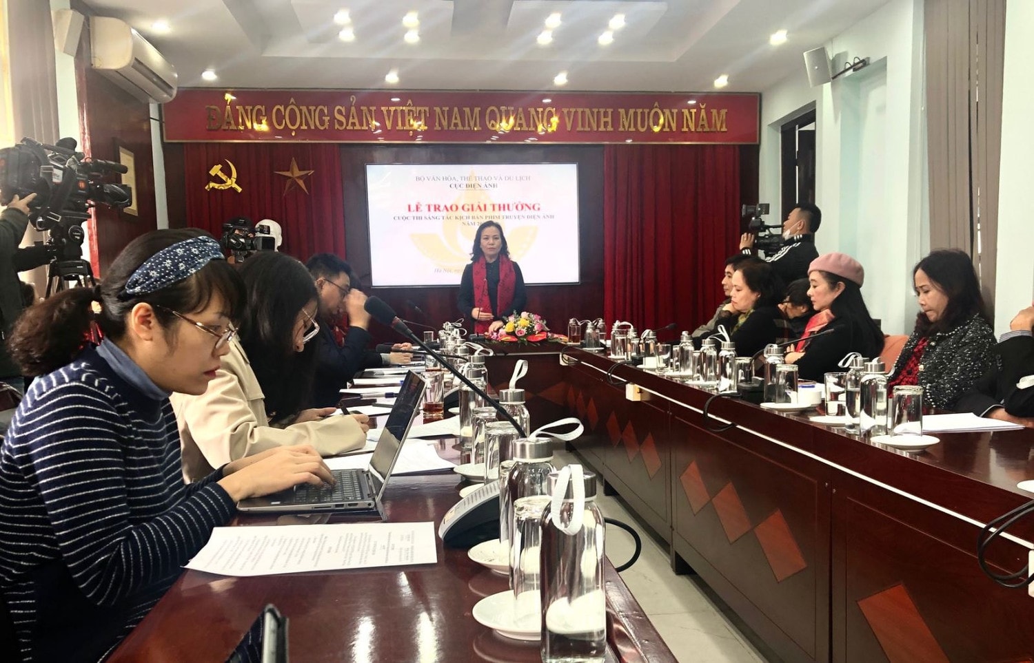 Nhà lý luận, phê bình điện ảnh Ngô Phương Lan phát biểu tại Lễ trao giải