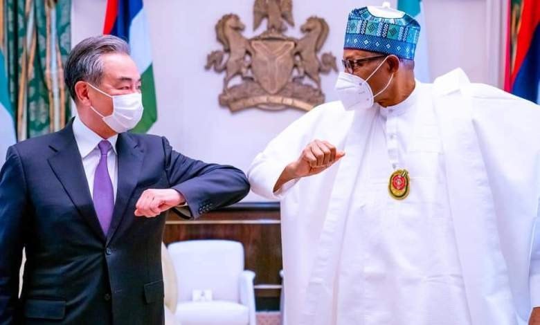 	Bộ trưởng Ngoại giao Trung Quốc Vương Nghị và người đồng cấp Nigeria Nigeria Geoffrey Onyeama 