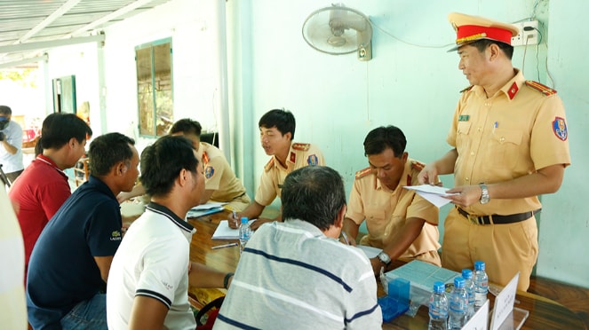 Tuyên truyền pháp luật cho chủ các phương tiện giao thông thủy