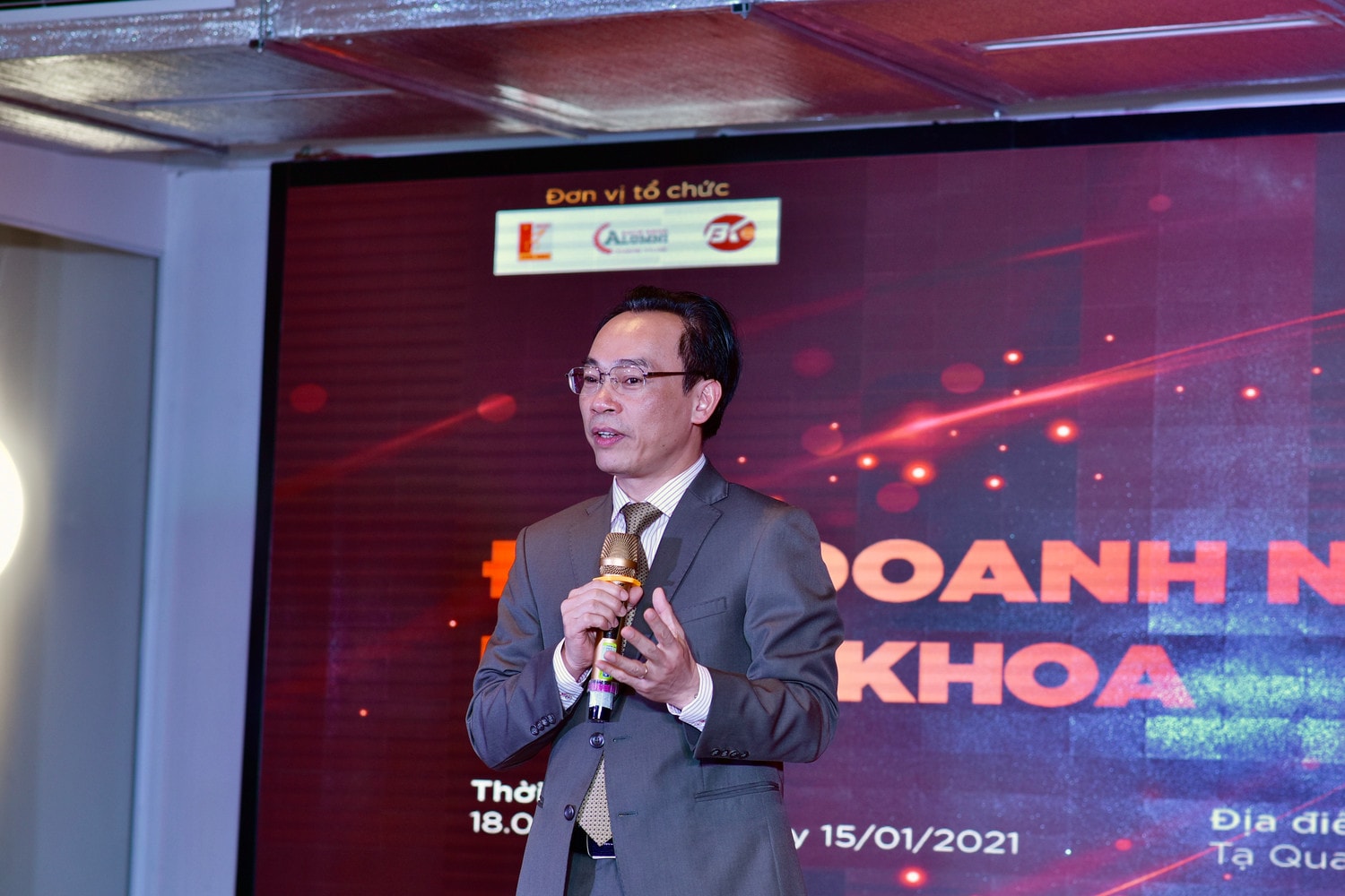 Thứ trưởng Bộ Giáo dục và Đào tạo Hoàng Minh Sơn phát biểu tại buổi lễ ra mắt BK Fund