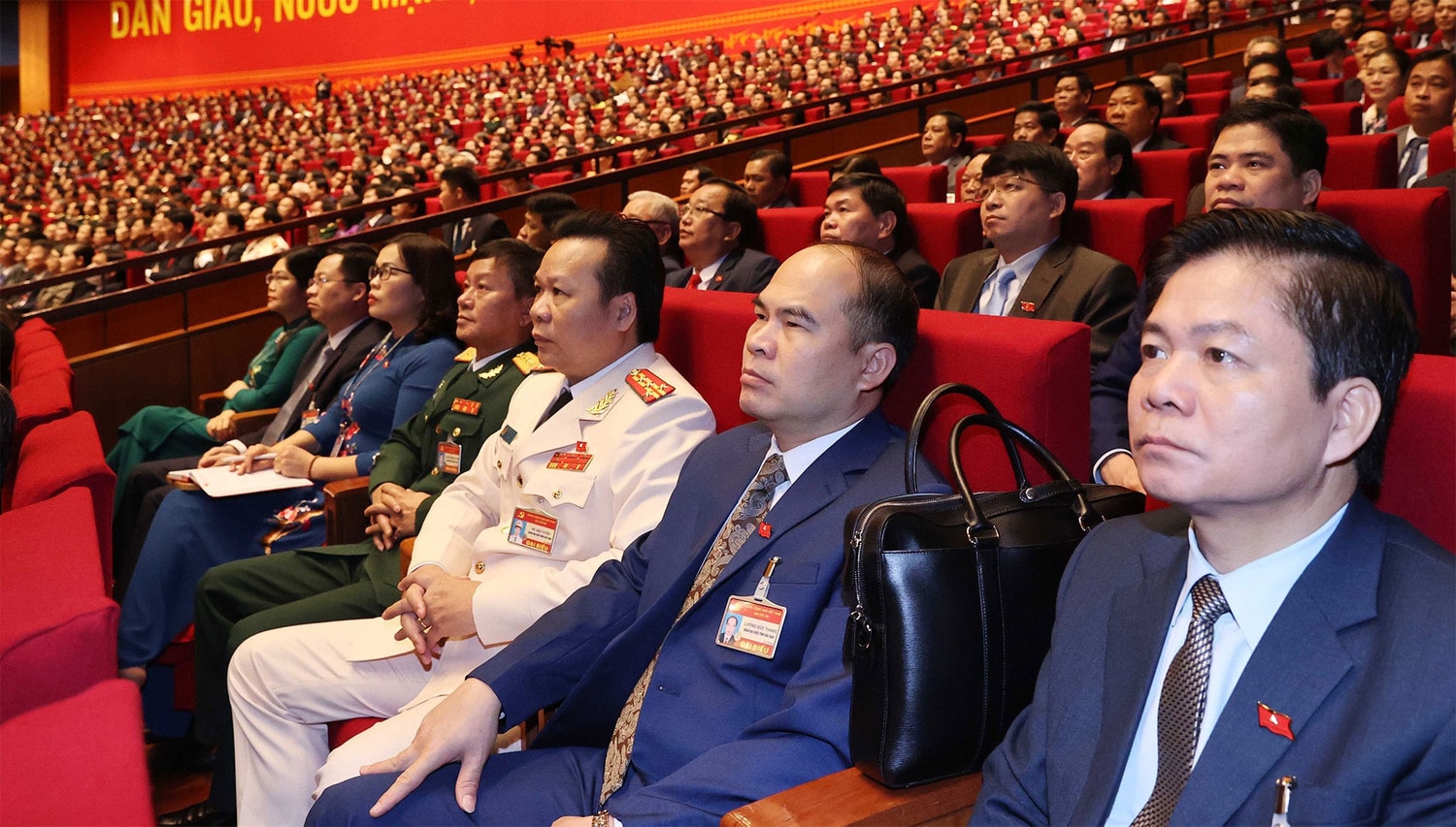 Các đại biểu dự phiên tham luận tại hội trường
