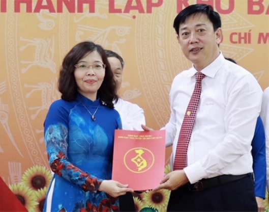 Giám đốc KBNN TP Hồ Chí Minh trao quyết định bổ nhiệm Giám đốc KBNN TP Thủ Đức