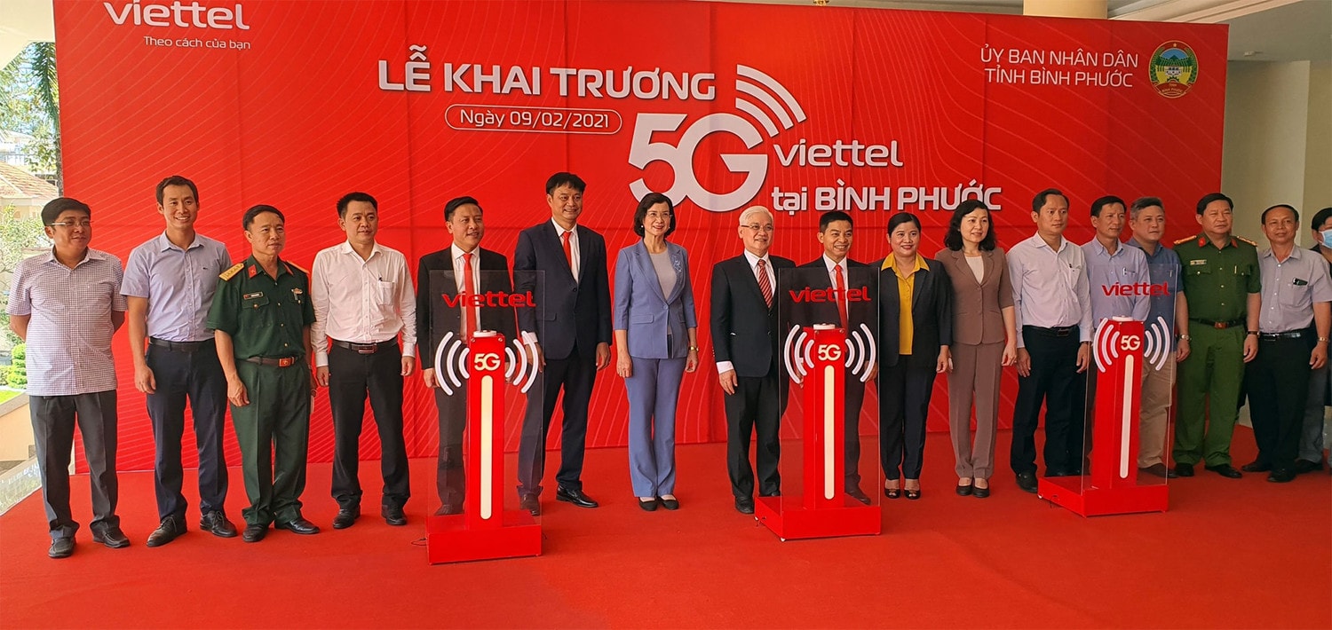 Đại diện UBND tỉnh và Viettel Bình Phước tham gia nghi lễ khai trương 5G