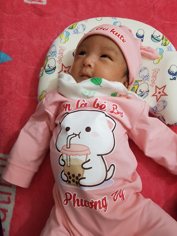 Bé Bơ vừa chào đời ngày 6.1.2020 hiện giờ đã biết hóng chuyện