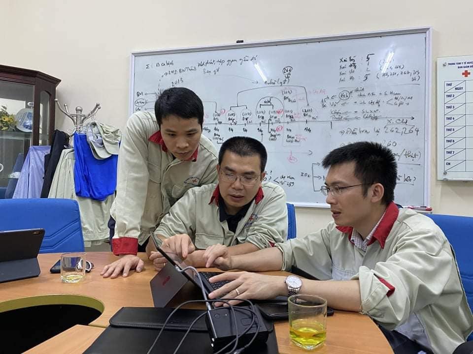 Các bác sĩ dịch tễ tại điểm nóng của dịch Covid-19 đang thảo luận kế hoạch tác chiến
