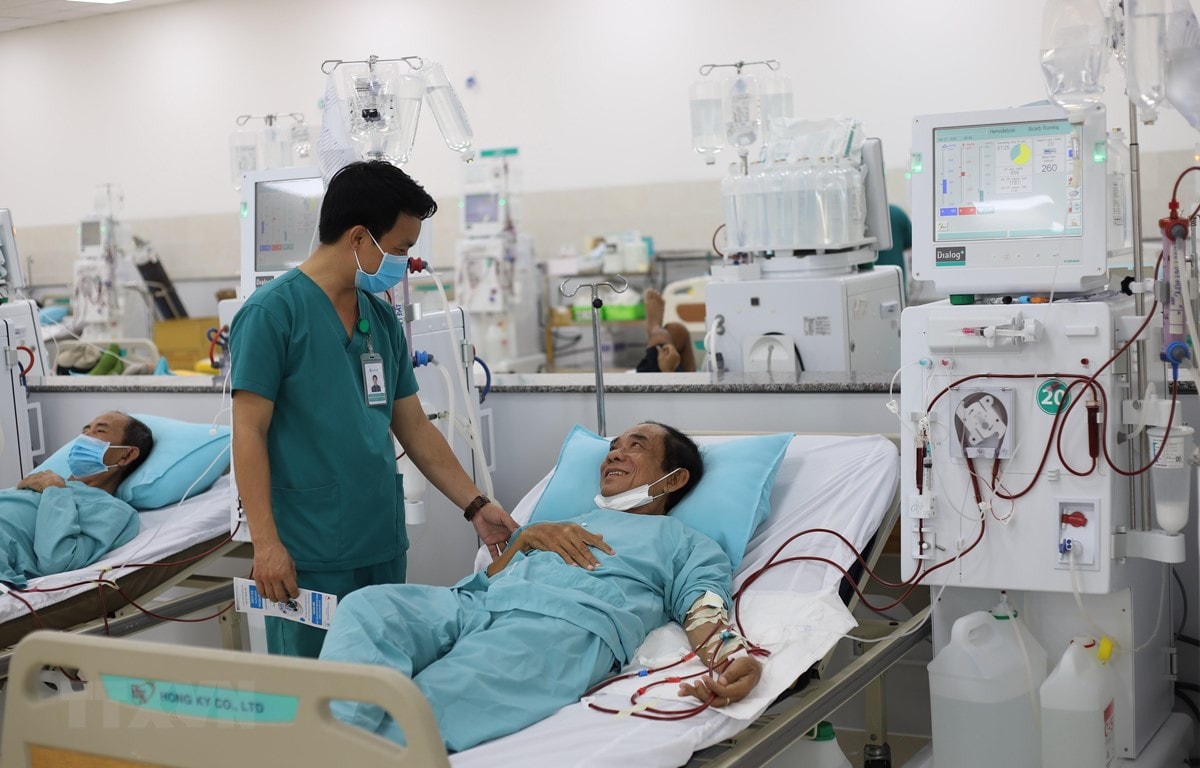 Các phương pháp điều trị chính là chế độ ăn uống thích hợp; thuốc, lọc máu lâu dài hoặc ghép thận