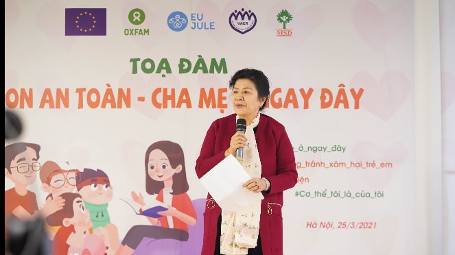 Bà Ninh Thị Hồng, Phó Chủ tịch Hội Bảo vệ quyền trẻ em Việt Nam chia sẻ tại Tọa đàm