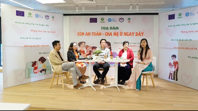 Các diễn giả chia sẻ tại Tọa đàm