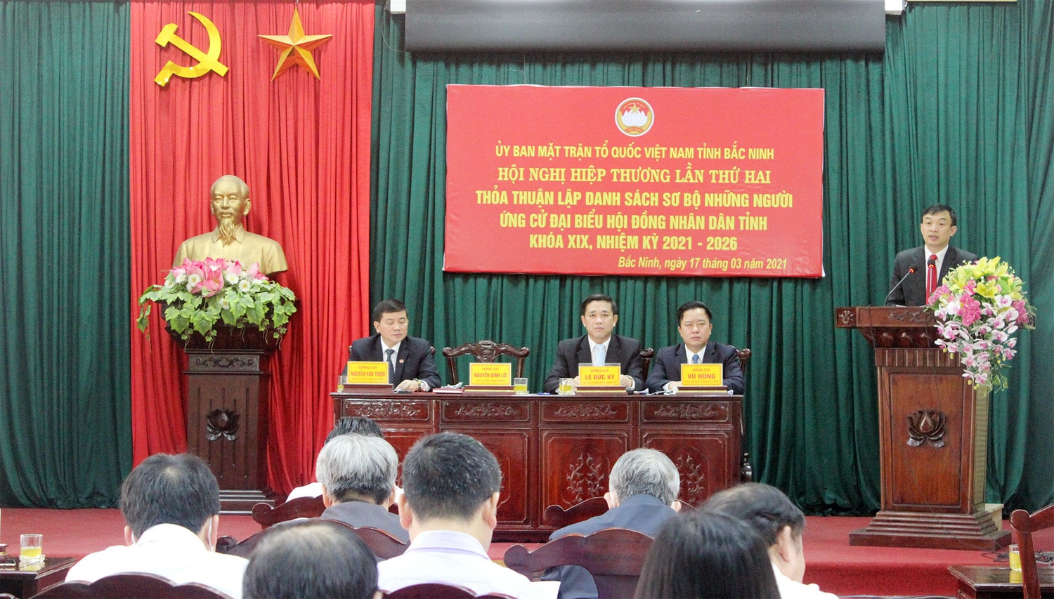 Nghiêm túc, đúng quy định ảnh 2