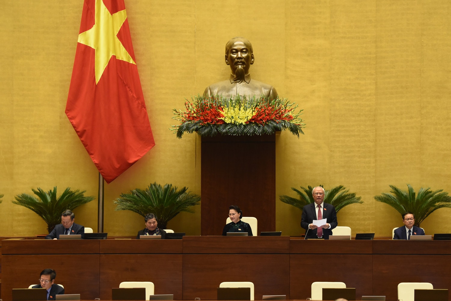 Phó Chủ tịch Quốc hội Uông Chu Lưu điều hành phiên họp Phó Chủ tịch Quốc hội Uông Chu Lưu điều hành phiên họp